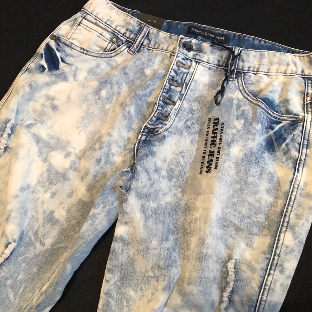 Traffic Jeans